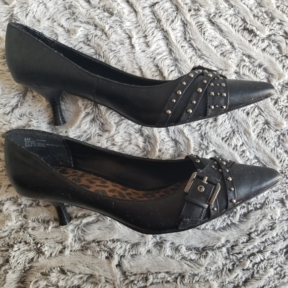 Black short pump heels buckle toe phoebe Mia shoe - Picture 2 of 6